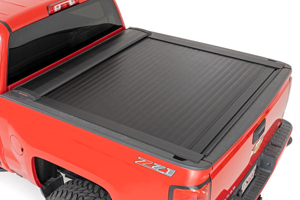 Retractable Bed Cover | 5'9" Bed | Chevy/GMC 1500 (04-18 & Classic)